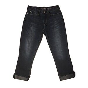 Levi's Signature Capri Jeans Size 8 W29 Womens Mid Rise Medium Wash Denim NWOT